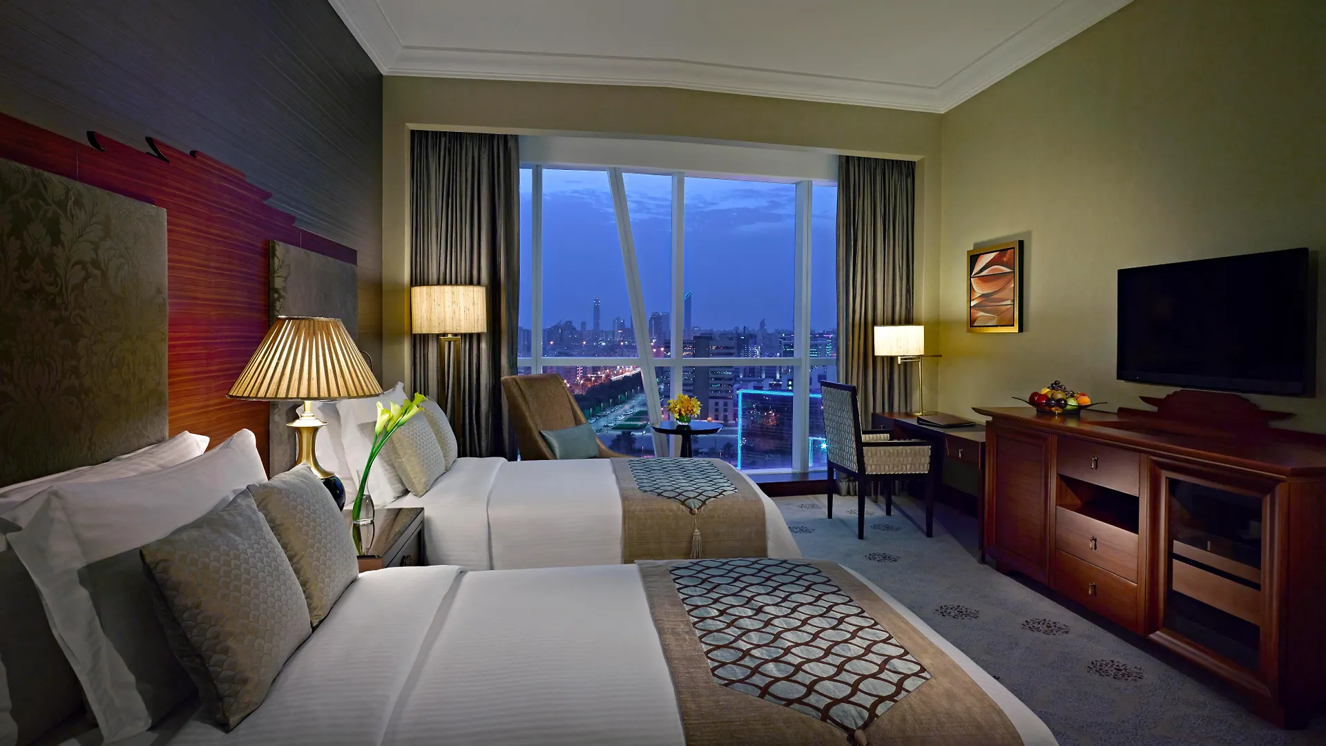 Отель Dusit Thani Абу-Даби