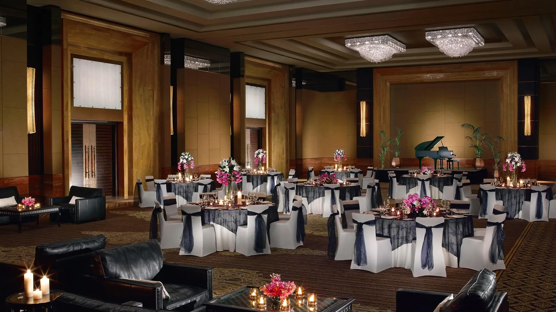 Dusit Thani Абу-Даби Отель