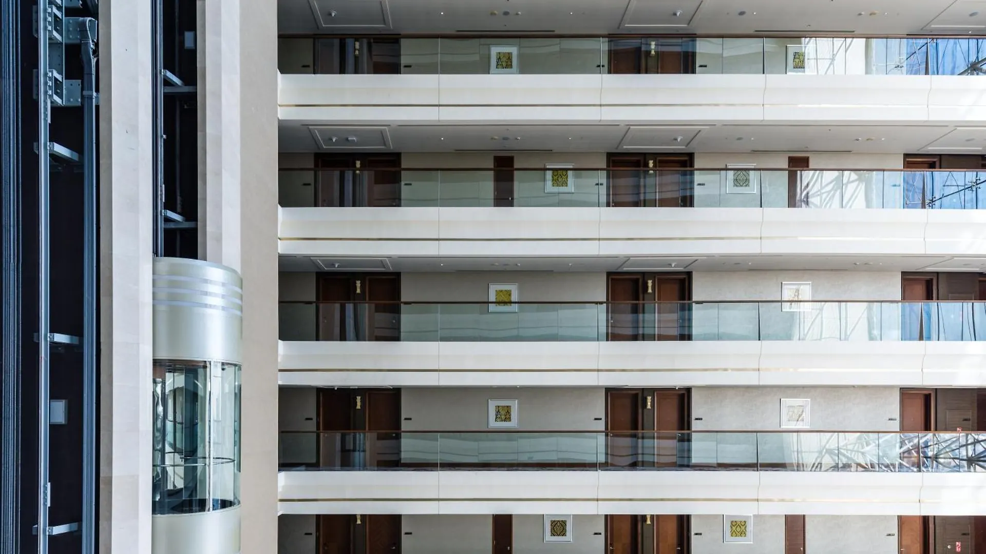 ***** Отель Dusit Thani Абу-Даби ОАЭ