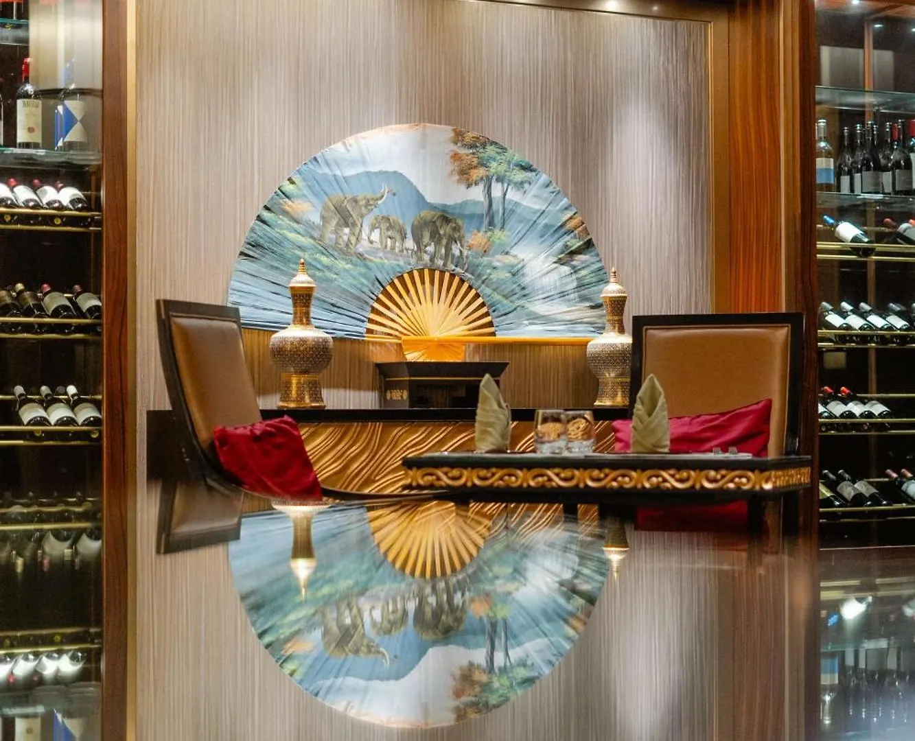 Dusit Thani Абу-Даби 5*,