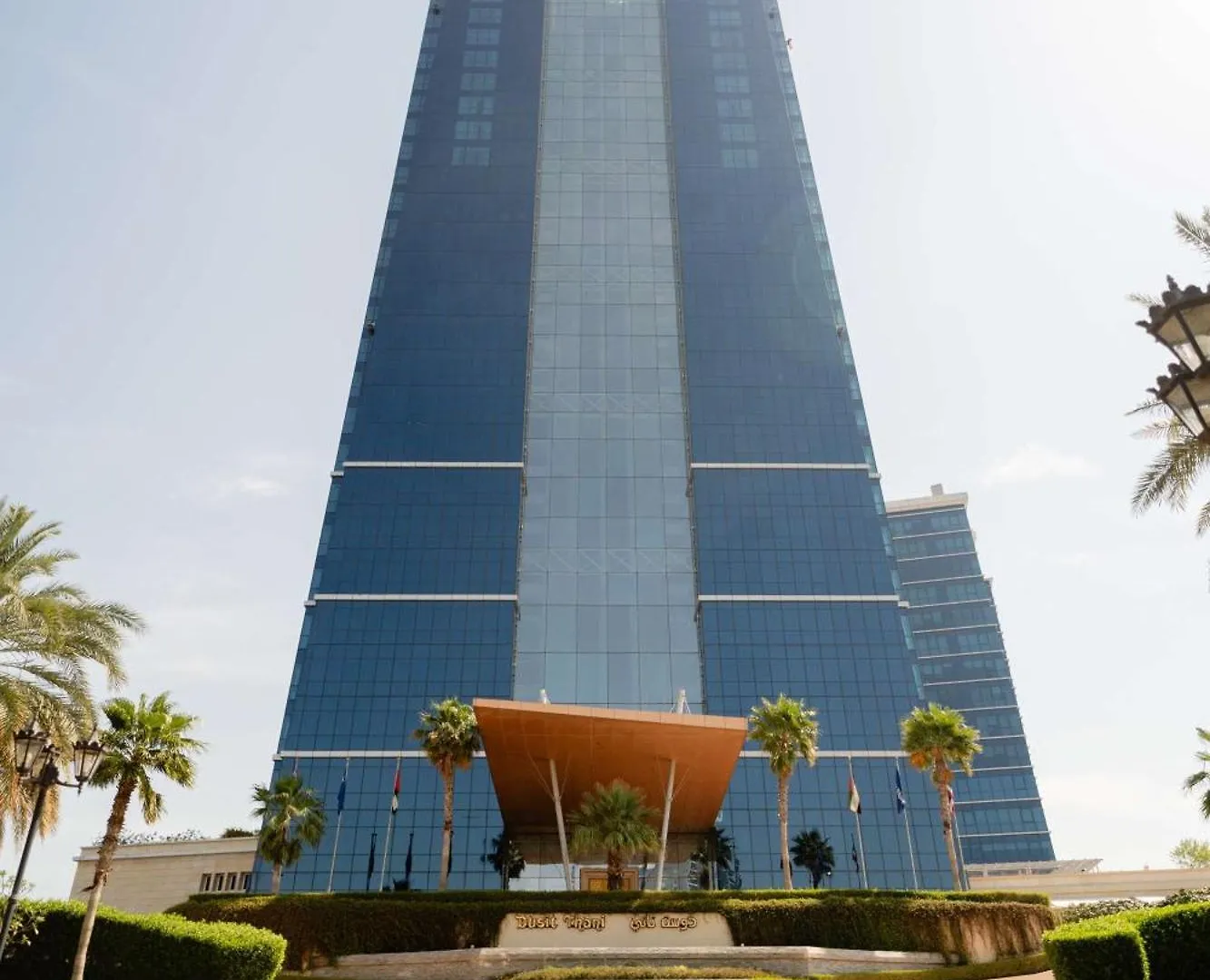 Dusit Thani Абу-Даби Отель