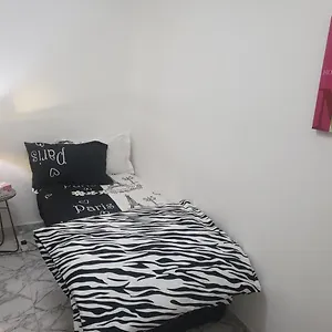Проживание в семье Comfy Zone, Абу-Даби