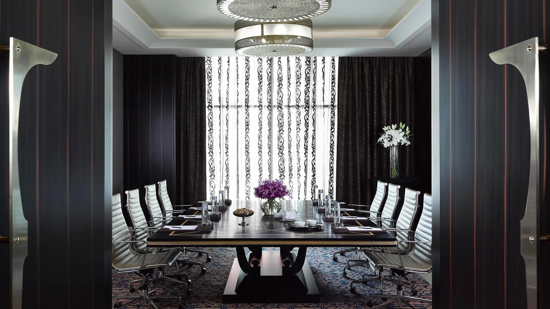 Dusit Thani Abu Dhabi Hotel