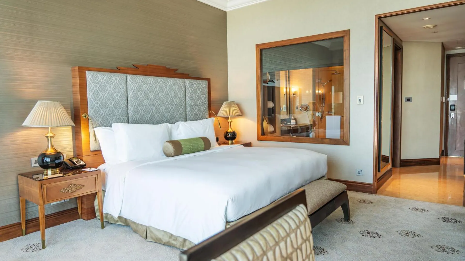 Dusit Thani Abu Dhabi Hotel